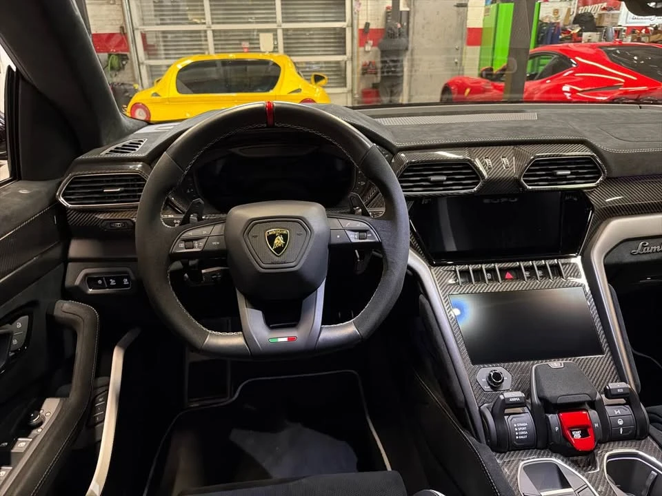 2023 Lamborghini Urus Performante - Image 8 of 14