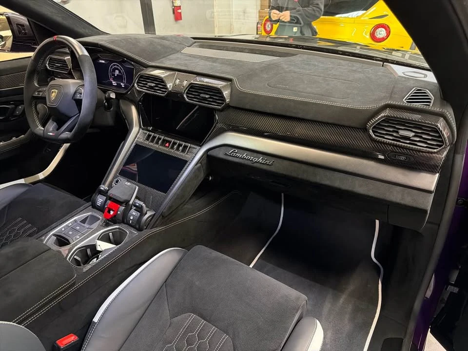 2023 Lamborghini Urus Performante - Image 10 of 14