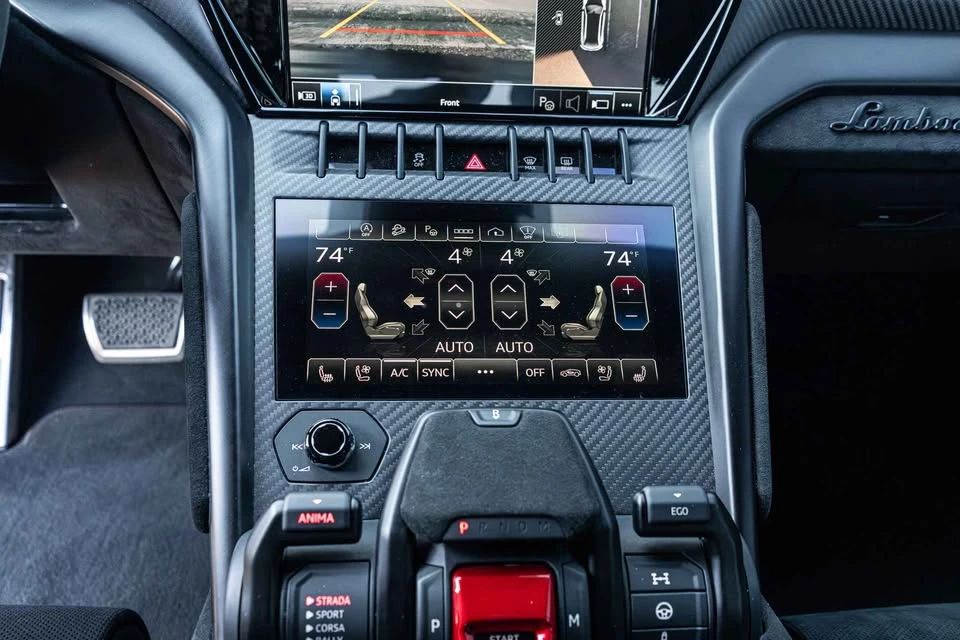 2023 Lamborghini Urus Performante - Image 14 of 17