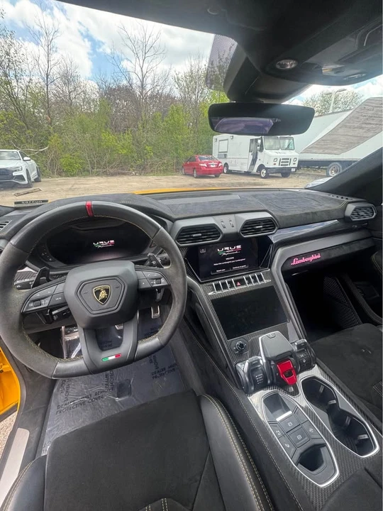 2023 Lamborghini Urus Performante - Image 14 of 16