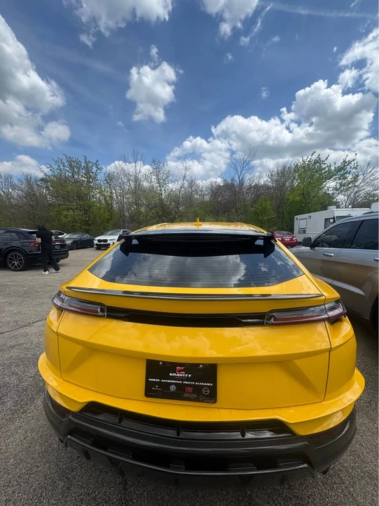 2023 Lamborghini Urus Performante - Image 7 of 16