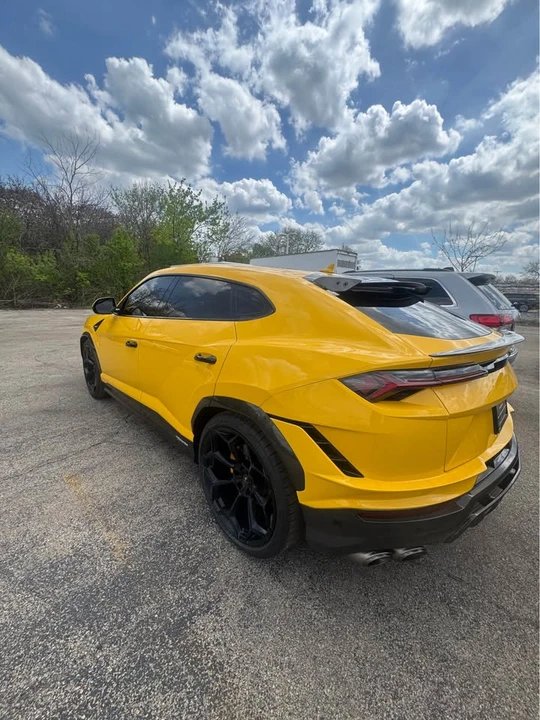 2023 Lamborghini Urus Performante - Image 9 of 16
