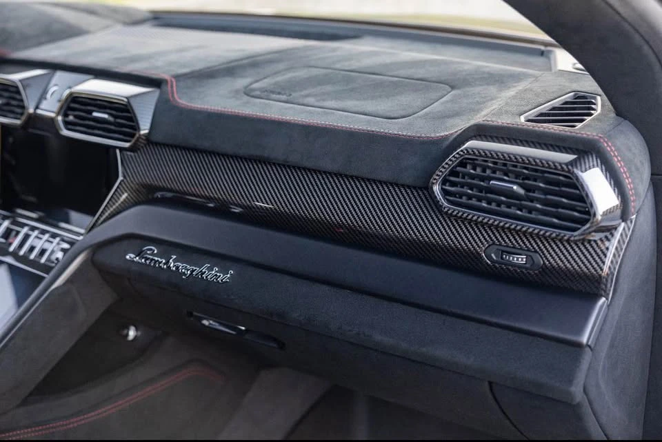 2023 Lamborghini Urus Performante - Image 9 of 10
