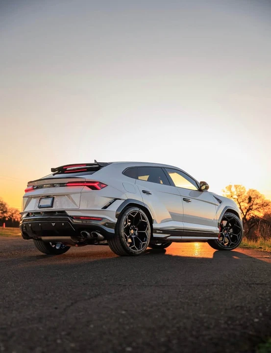 2023 Lamborghini Urus Performante - Image 3 of 10