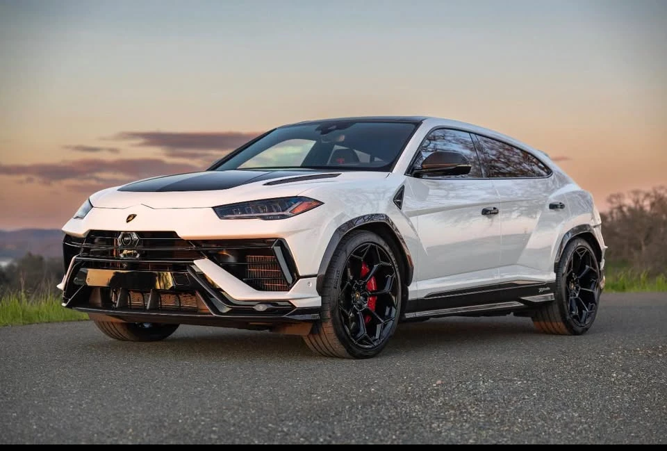2023 Lamborghini Urus Performante - Image 2 of 10