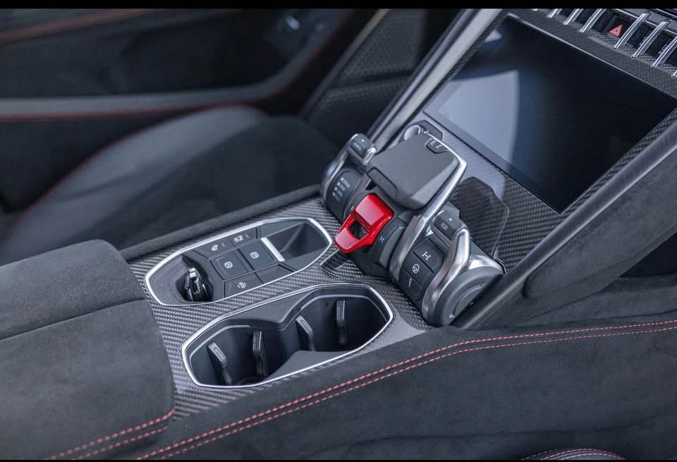 2023 Lamborghini Urus Performante - Image 7 of 10