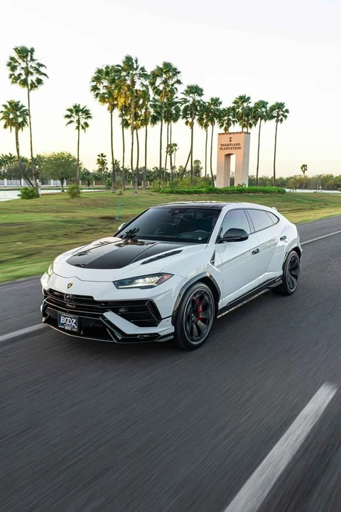 2023 Lamborghini Urus Performante - Image 9 of 19
