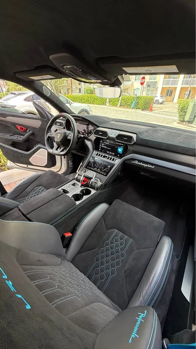 2023 Lamborghini Urus - Image 7 of 9