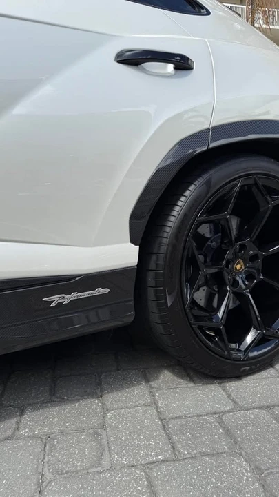 2023 Lamborghini Urus - Image 3 of 9