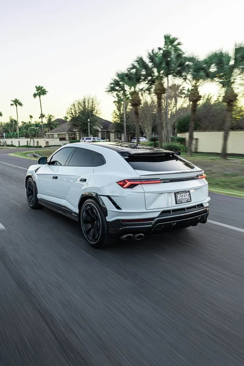 2023 Lamborghini Urus Performante - Image 7 of 20