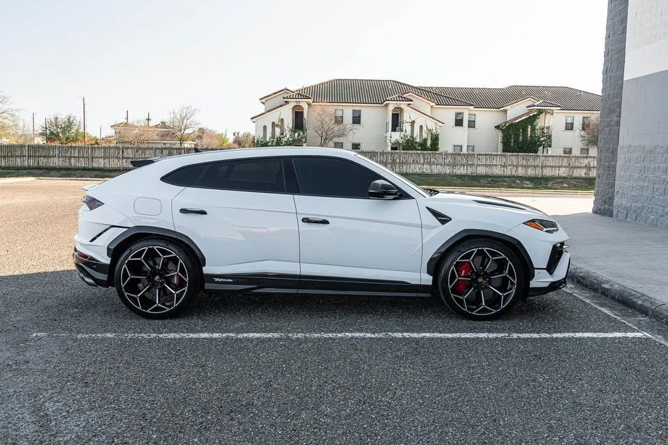 2023 Lamborghini Urus Performante - Image 5 of 20