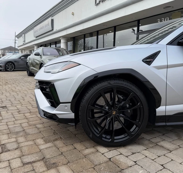 2023 Lamborghini Urus - Image 2 of 7