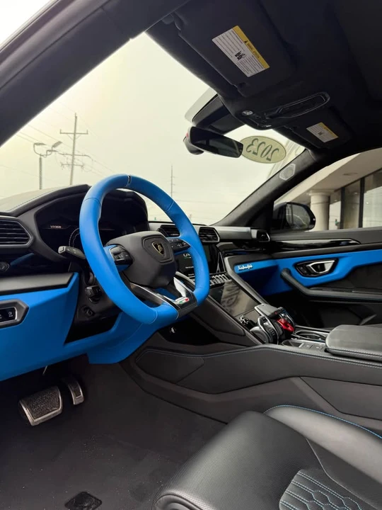 2023 Lamborghini Urus - Image 3 of 7