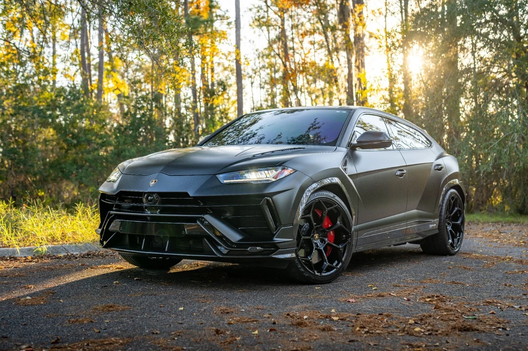 2023 Lamborghini Urus - Image 2 of 21