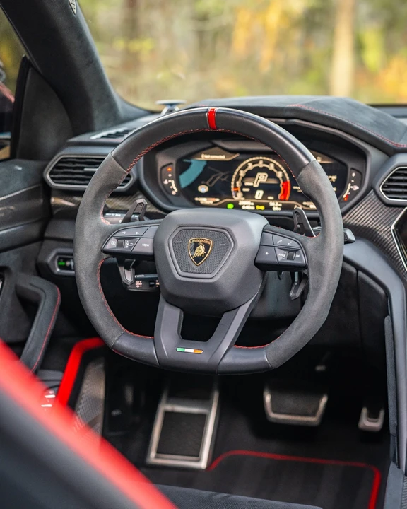 2023 Lamborghini Urus - Image 18 of 21