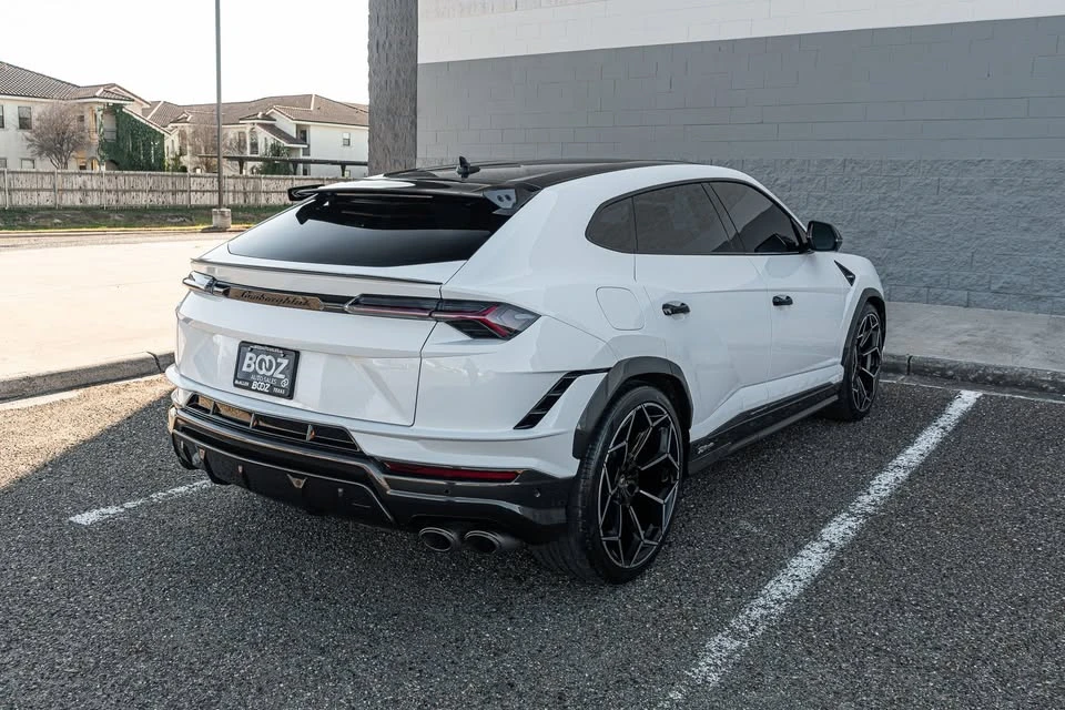 2023 Lamborghini Urus Performante - Image 11 of 20