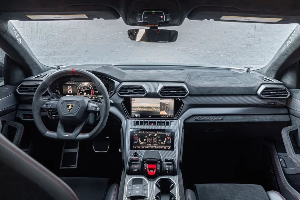 2023 Lamborghini Urus Performante - Image 8 of 20