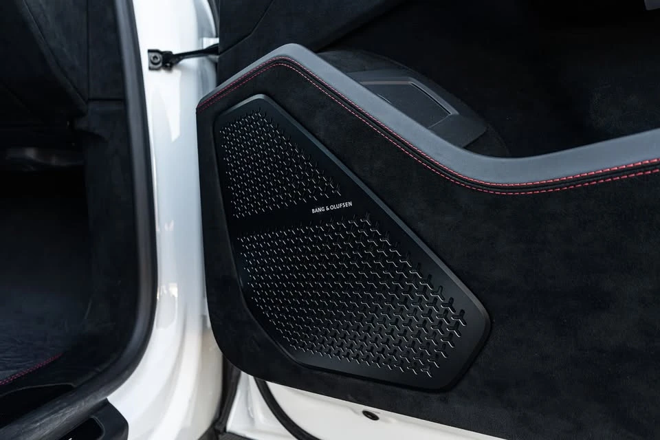 2023 Lamborghini Urus Performante - Image 19 of 20