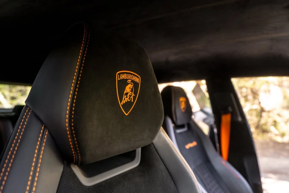 2023 Lamborghini Urus Performante - Image 14 of 18