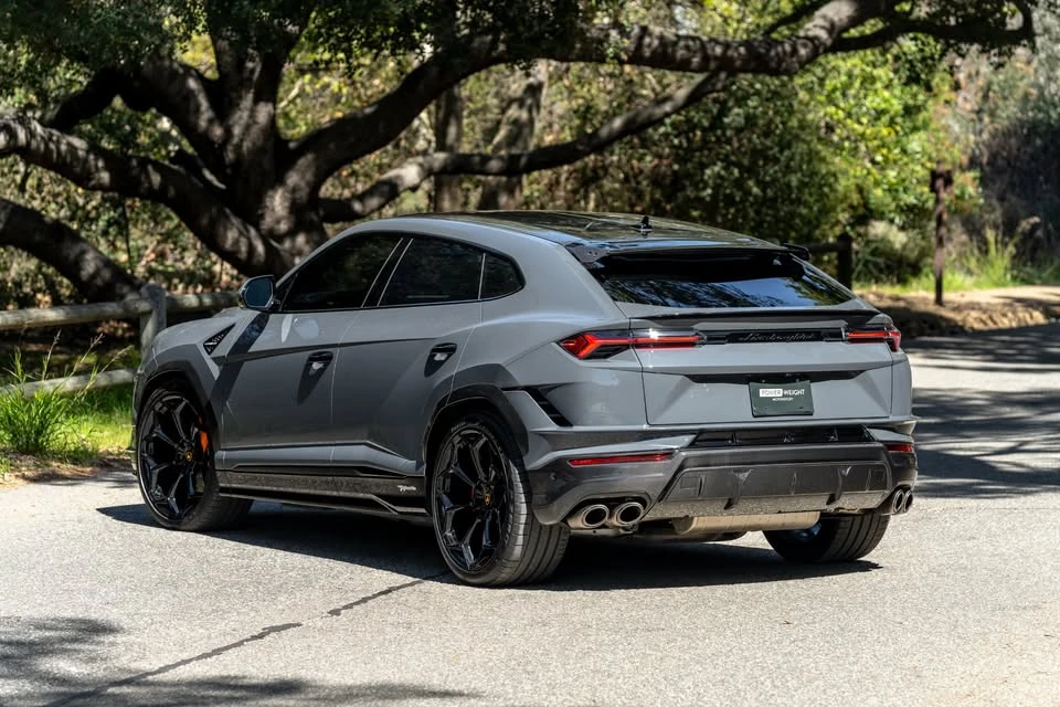 2023 Lamborghini Urus Performante - Image 5 of 18