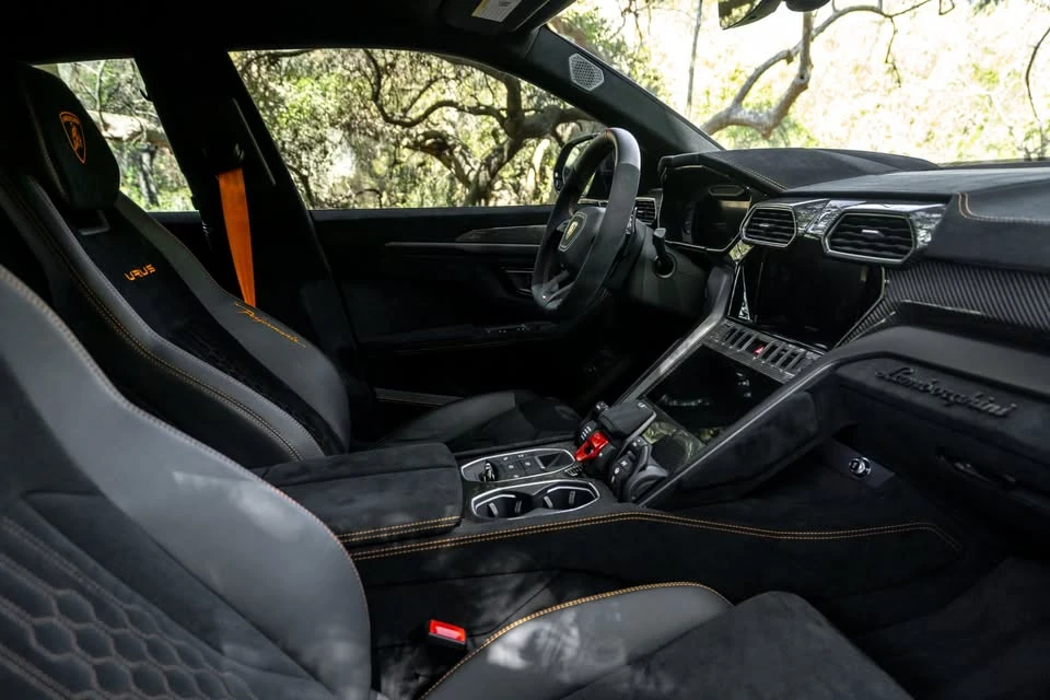 2023 Lamborghini Urus Performante - Image 13 of 18