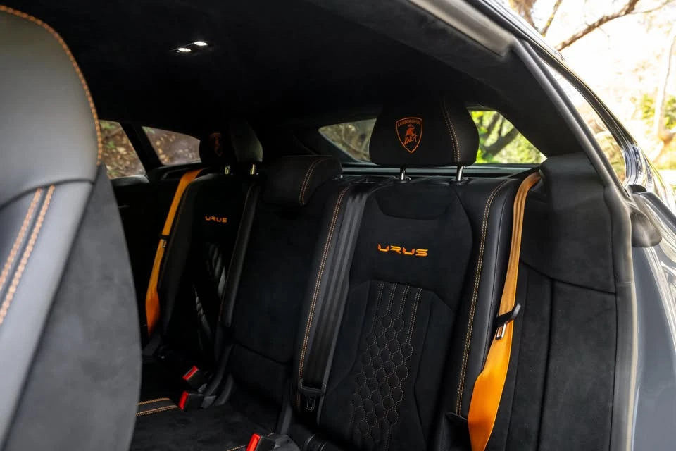 2023 Lamborghini Urus Performante - Image 17 of 18