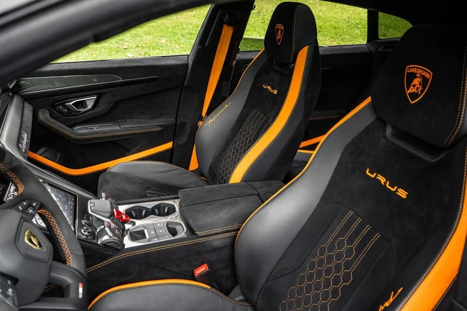2023 Lamborghini Urus Performante - Image 18 of 20