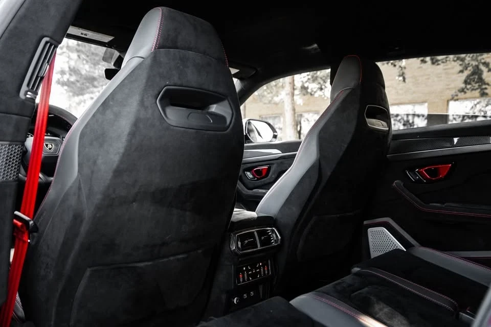 2023 Lamborghini Urus Performante - Image 18 of 20