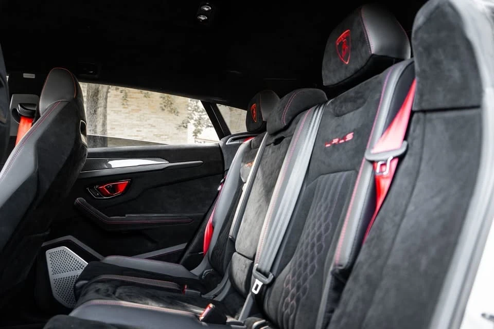 2023 Lamborghini Urus Performante - Image 19 of 20