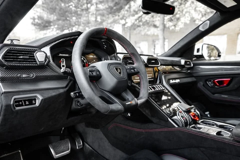 2023 Lamborghini Urus Performante - Image 12 of 20