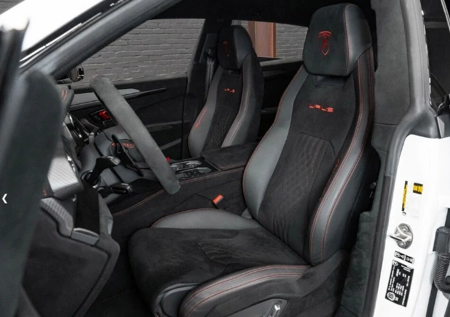 2023 Lamborghini Urus Performante - Image 5 of 8