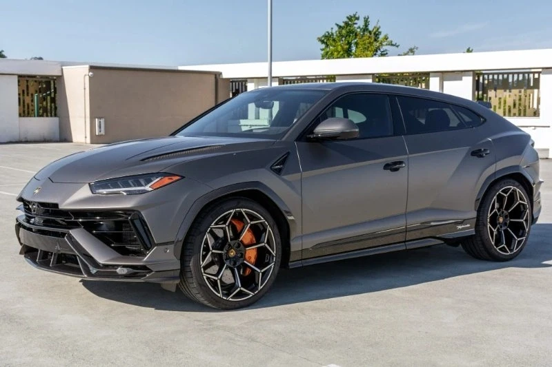 2023 Lamborghini Urus Performante - Image 2 of 5