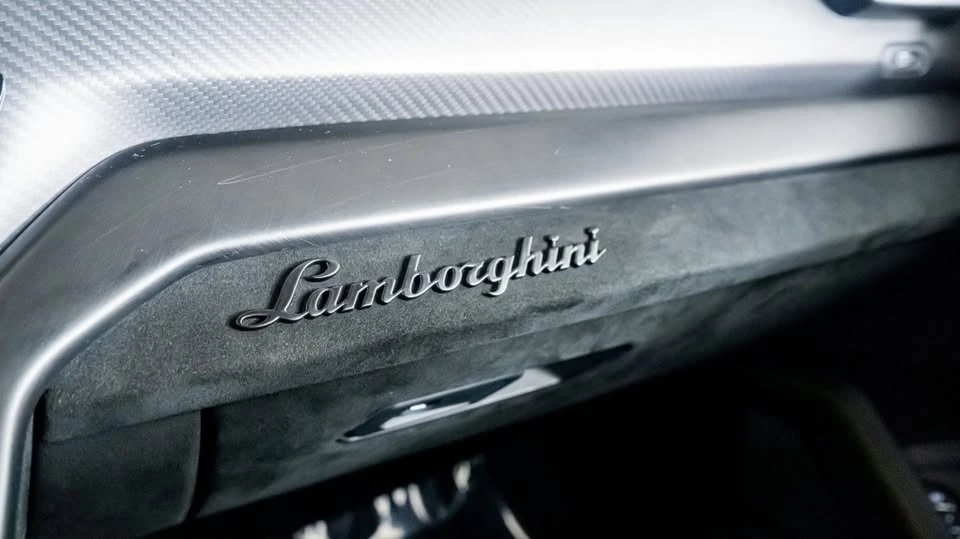 2023 Lamborghini Urus Performante - Image 8 of 11