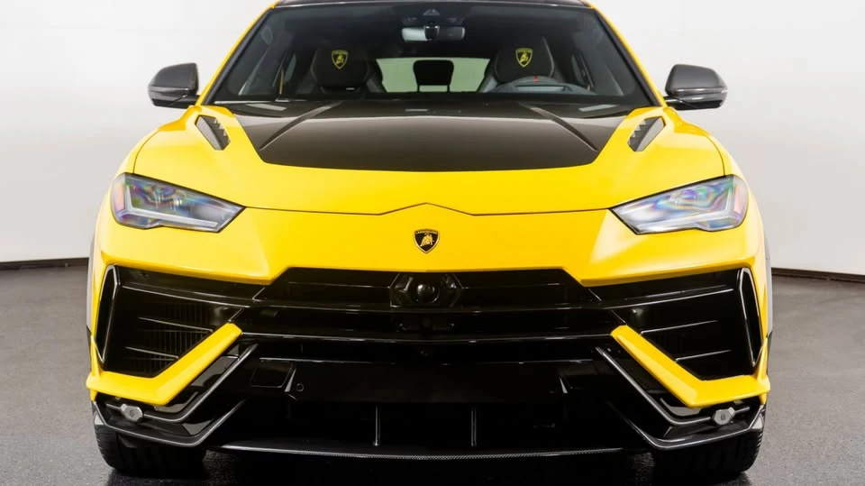 2023 Lamborghini Urus Performante - Image 2 of 11
