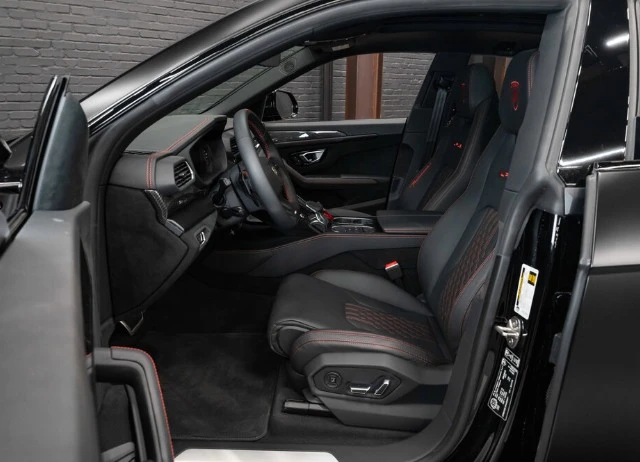 2023 Lamborghini Urus Performante - Image 5 of 8