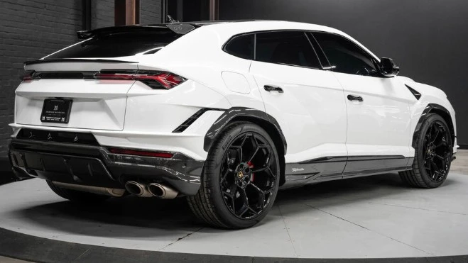 2023 Lamborghini Urus Performante - Image 4 of 8