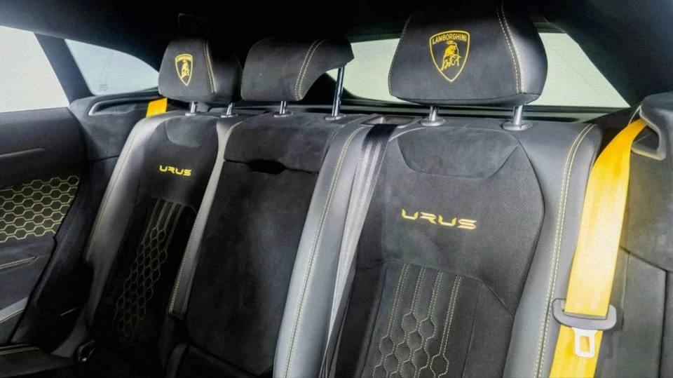 2023 Lamborghini Urus Performante - Image 12 of 20