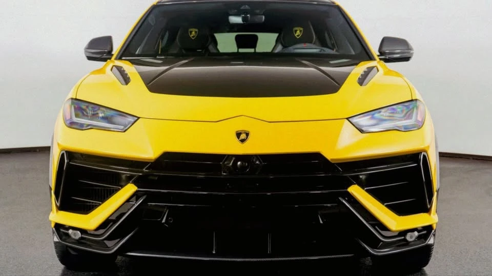 2023 Lamborghini Urus Performante - Image 2 of 20