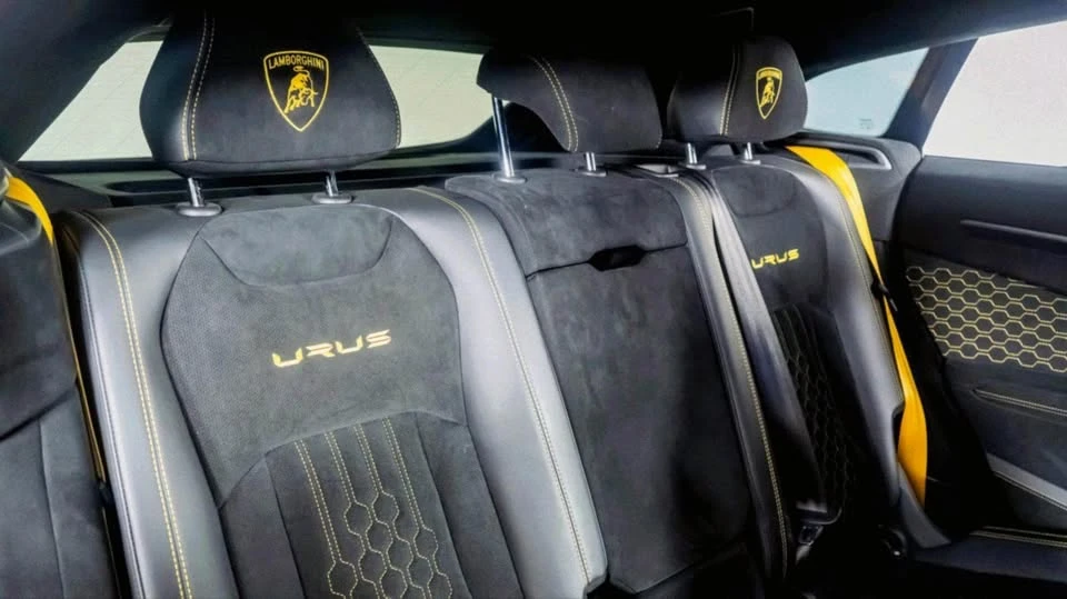 2023 Lamborghini Urus Performante - Image 11 of 20