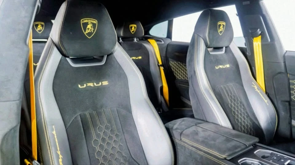 2023 Lamborghini Urus Performante - Image 10 of 20