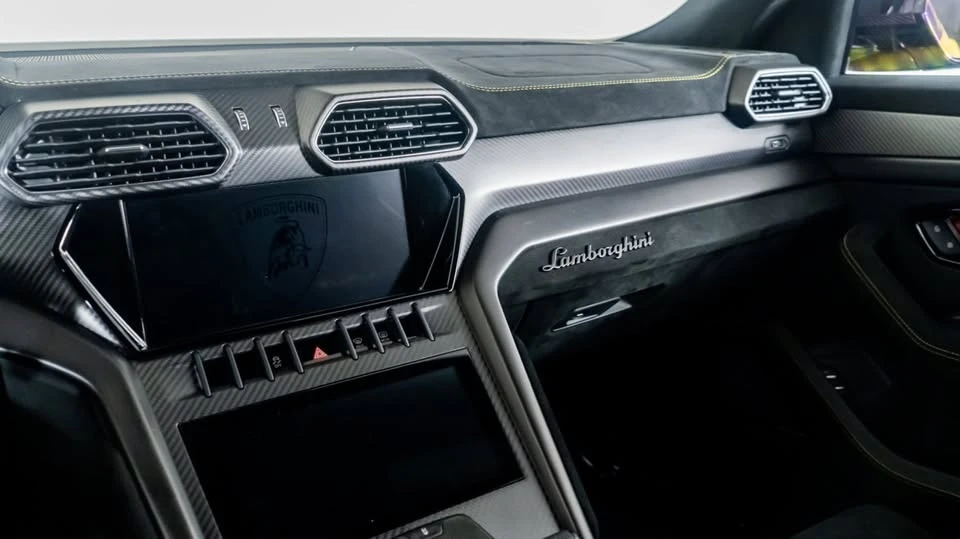 2023 Lamborghini Urus Performante - Image 17 of 20