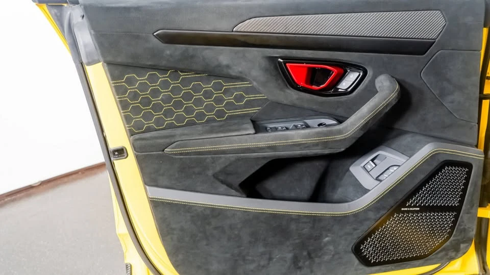 2023 Lamborghini Urus Performante - Image 16 of 20