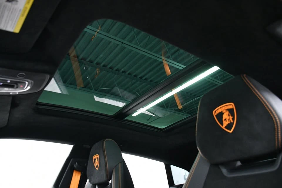 2023 Lamborghini Urus Performante - Image 18 of 20