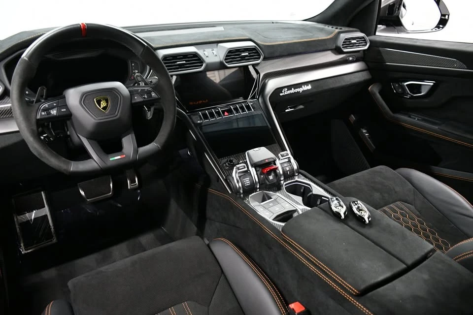 2023 Lamborghini Urus Performante - Image 13 of 20