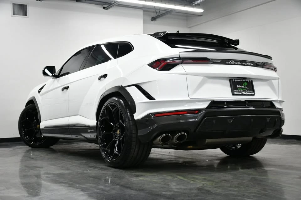 2023 Lamborghini Urus Performante - Image 5 of 20