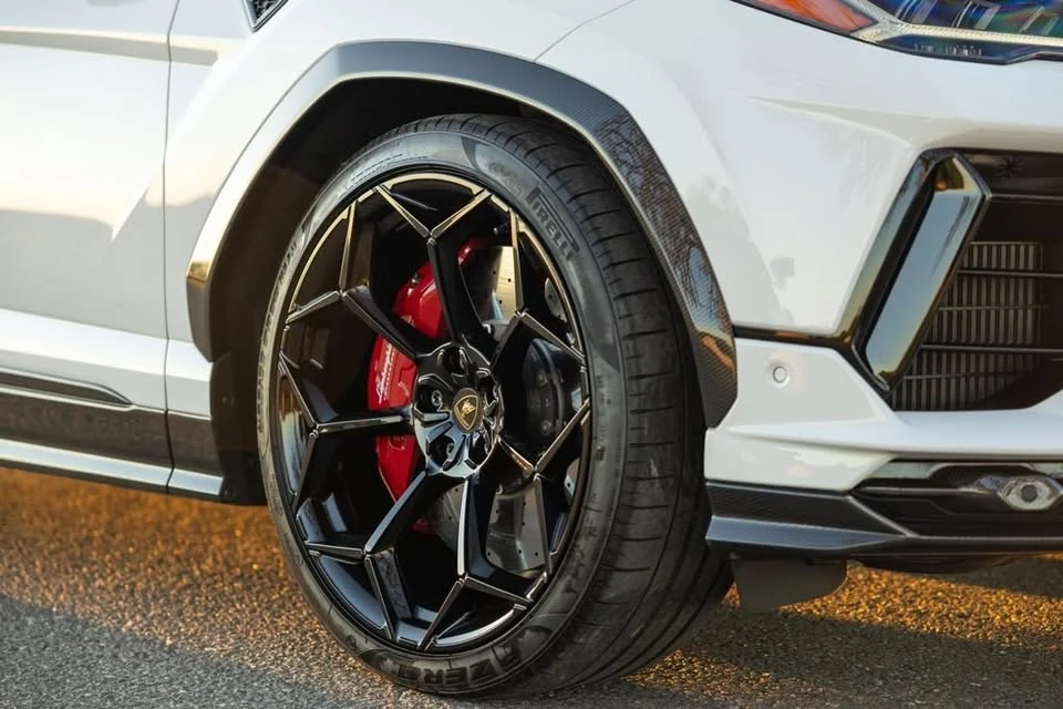 2023 Lamborghini Urus Performante - Image 19 of 20