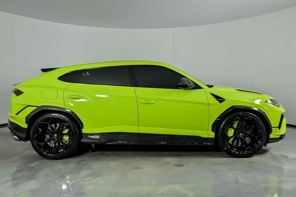 2023 Lamborghini Urus Performante - Image 14 of 20