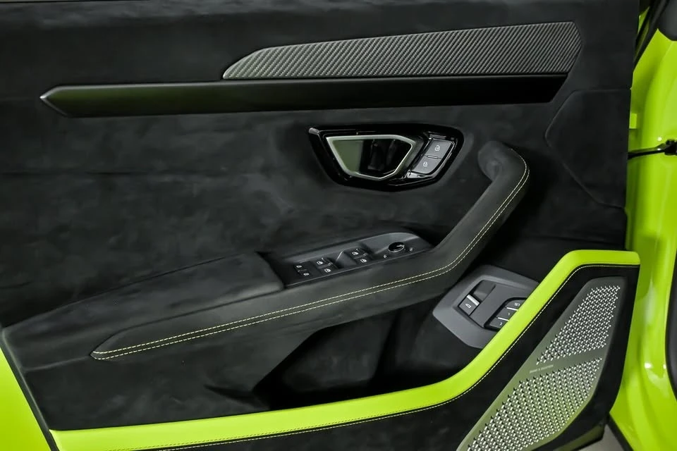 2023 Lamborghini Urus Performante - Image 18 of 20