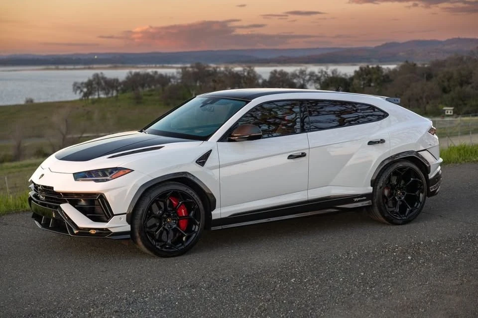 2023 Lamborghini Urus Performante - Image 8 of 20
