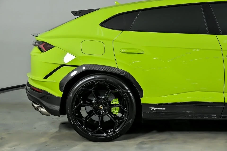 2023 Lamborghini Urus Performante - Image 13 of 20